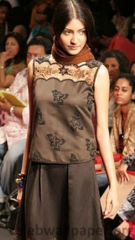 Anushka Sharma erotic star images