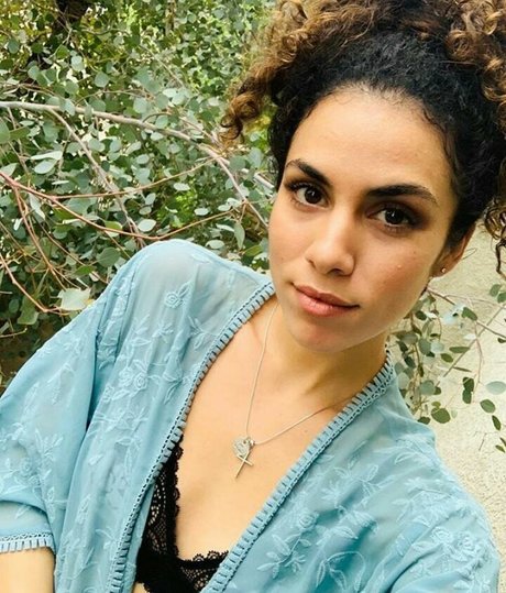 Andrea Sixtos star pics