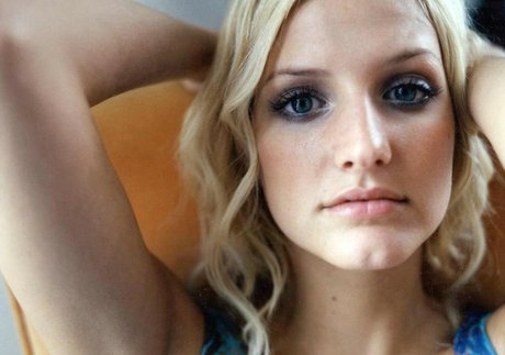 Ashlee Nicole Simpson model erotic galleries