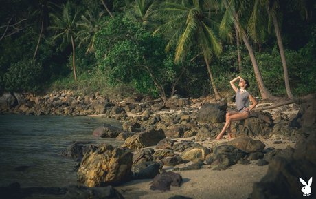 black kitty onlyfans beautiful pics