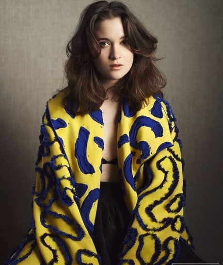 Alice Allegra Englert beautiful actress img