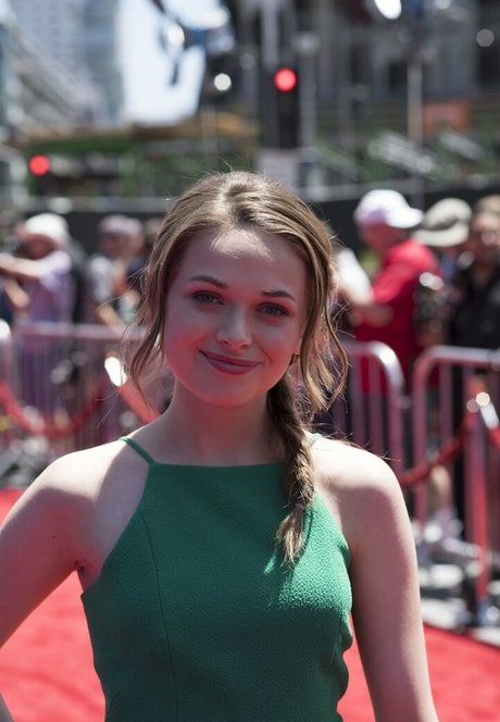 skinny shemale onlyfans nude img