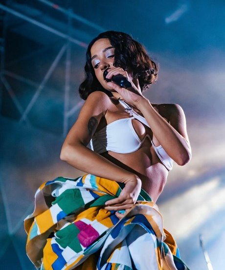 Zeynep Bastik free star images