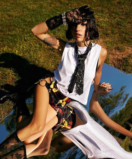 Zeynep Bastik model best image