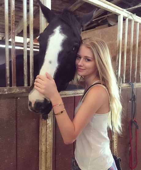 naked pictures onlyfans pretty img