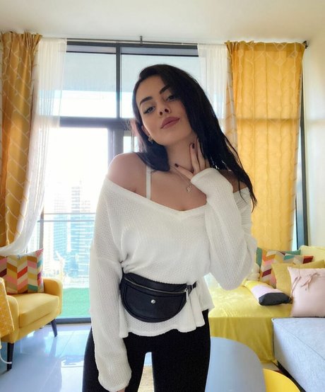 Sara Gazioglu model best picture