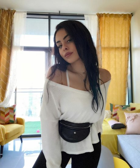 Sara Gazioglu naked star pics