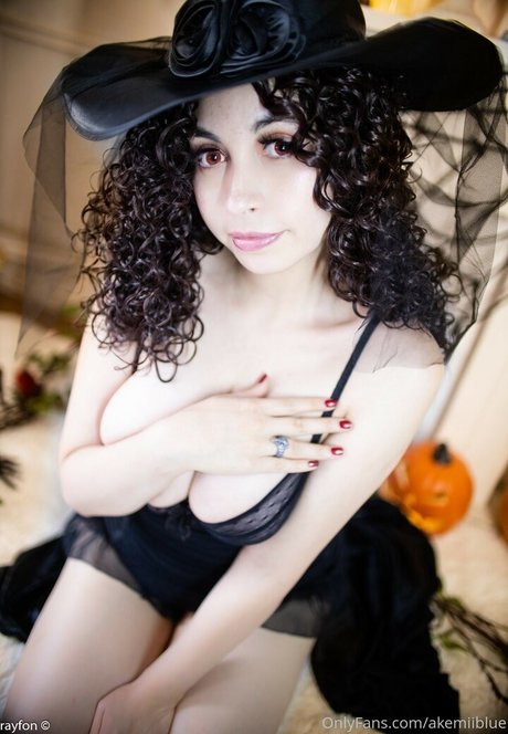 horny girls onlyfans top pic