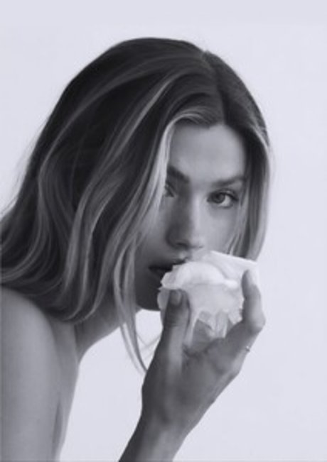 Maggie Rawlins model hot pic