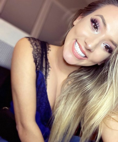 smile onlyfans perfect pictures