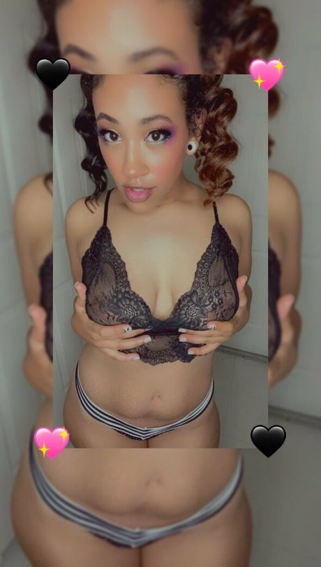 MzGuidedGoddess model nudes images