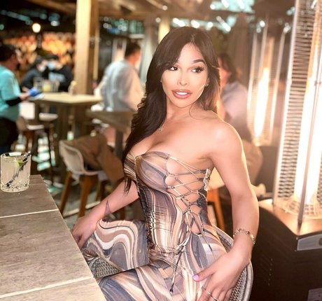 Jaslyn Lee sexy actress picture