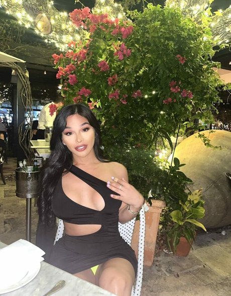 Jaslyn Lee naked pornstar photo