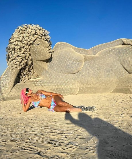 Maria Elisa Camargo art actress gallery