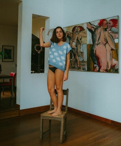 Lou Howard beautiful star img