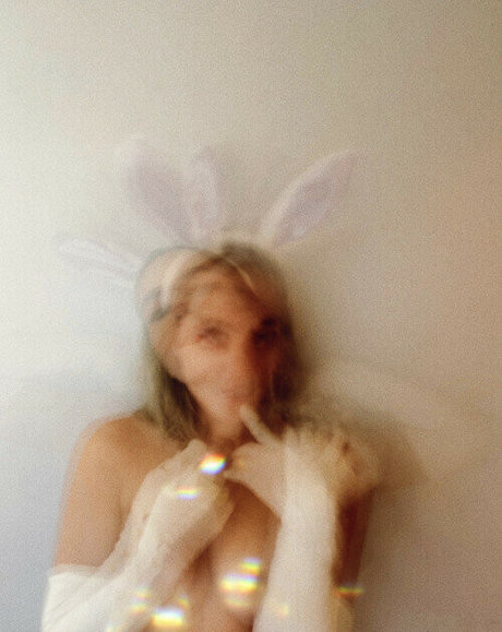 Wretched Wren pornstar adult photos