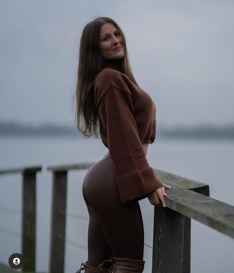 Romina Campion sexy star gallery