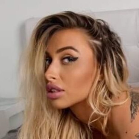 Cataleyia pornographic star picture