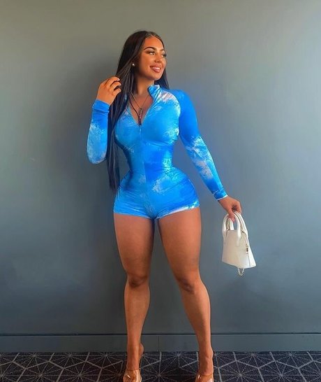 petite amateur onlyfans top pictures