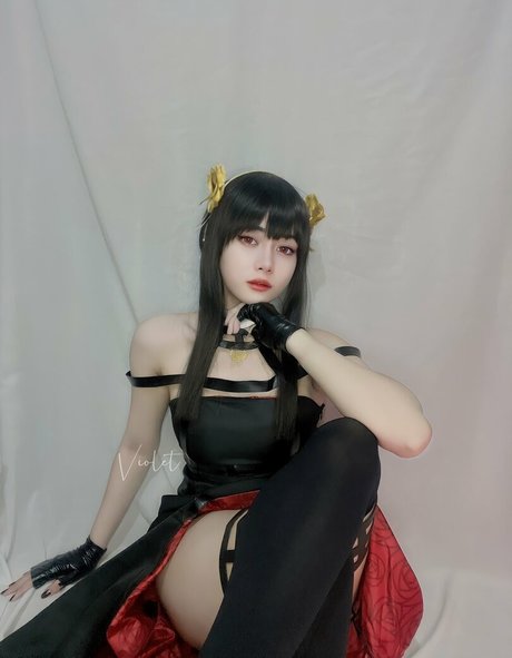 Violetairis model naked gallery