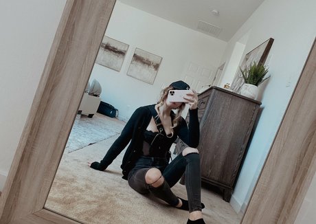 blonde secretary onlyfans hd pictures