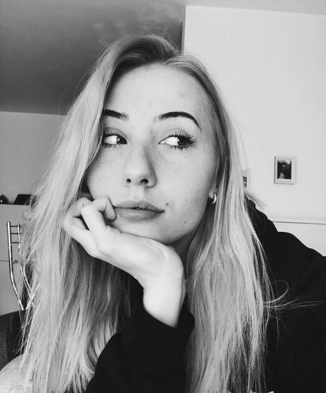 pointy tits onlyfans best picture