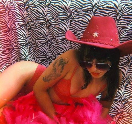 curvy nude onlyfans porn photo