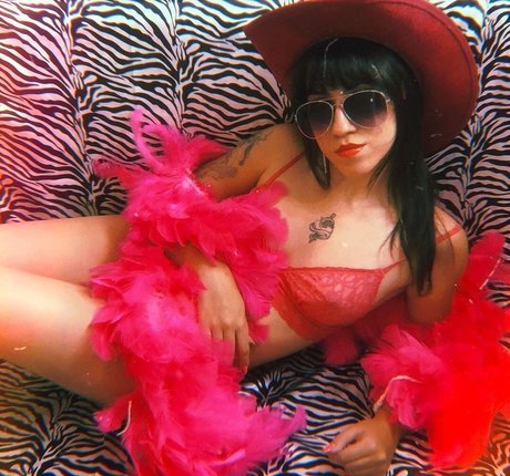 WildestDevil erotic actress pictures