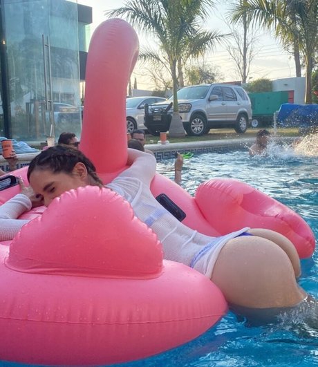 Leslie Leyva model hd photo