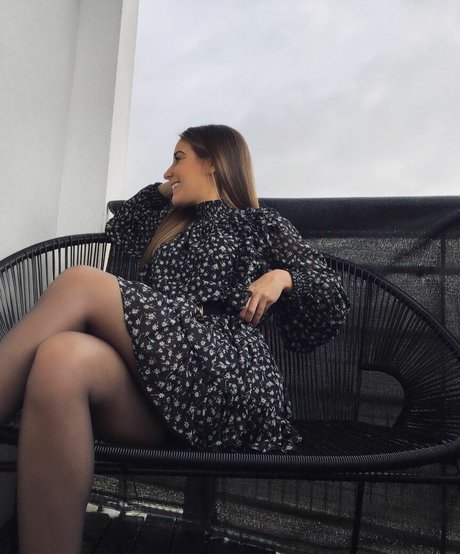 body onlyfans erotic picture