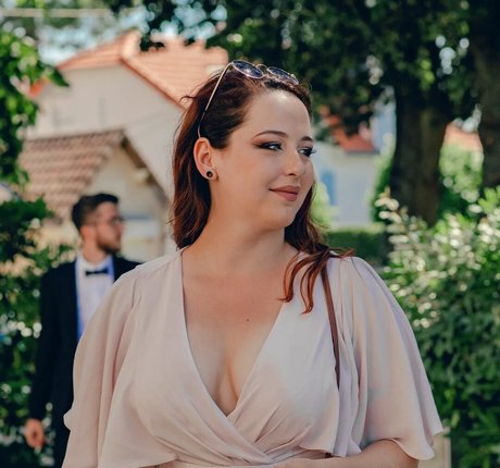 Shakaam model naked img