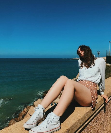 blonde deepthroat onlyfans pretty picture