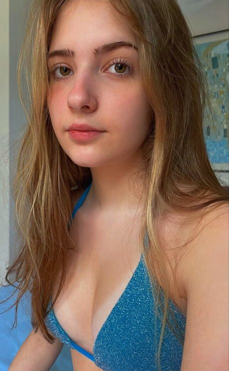 Camila Moroz star sexy photo