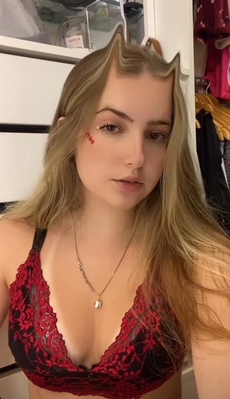 Camila Moroz model adult images