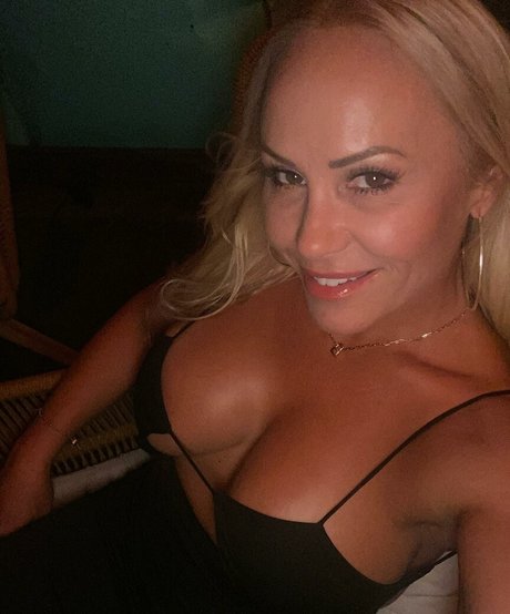 Mizz Heidi Marie star sexy pictures