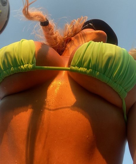 Mizz Heidi Marie naked pornstar picture