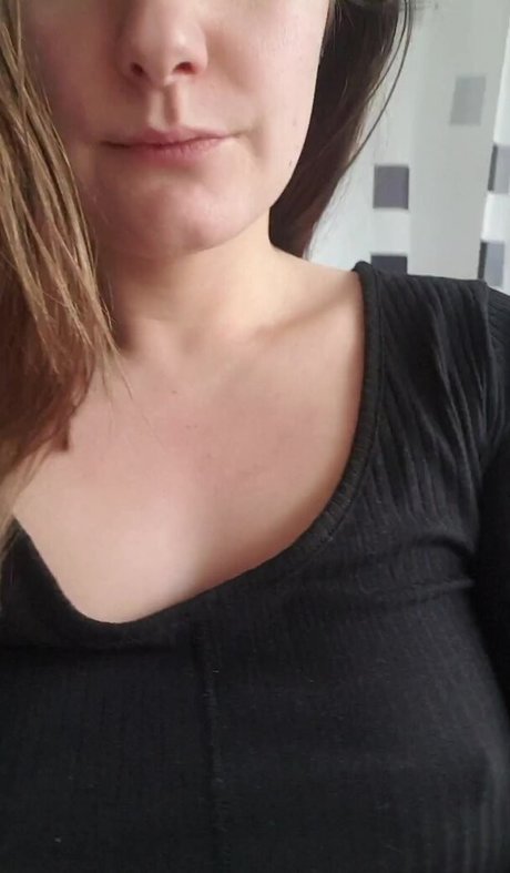 boredenglishwife erotic pornstar img