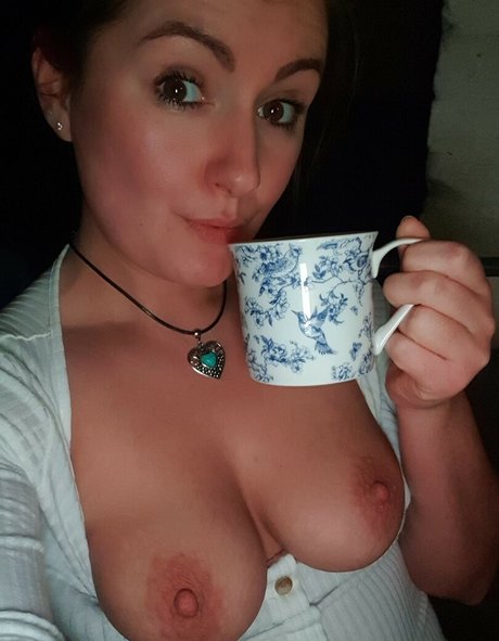 boredenglishwife nude model photos