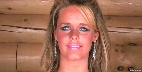 bodyparts biz hot actress pic