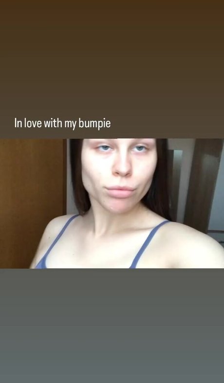 xoxoshawtyxoxo model erotic image