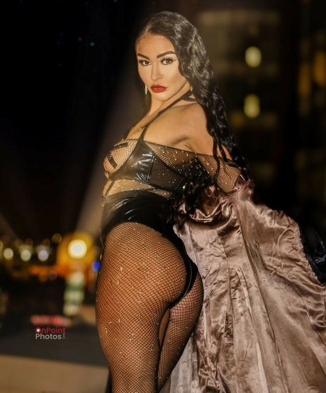 Reign Chaos model photo