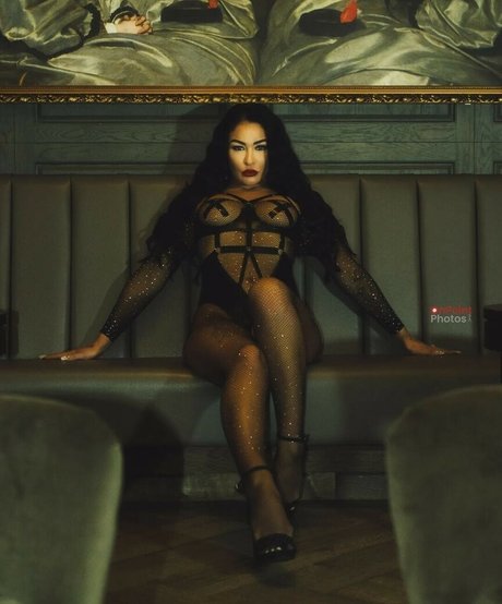 Reign Chaos actress pic