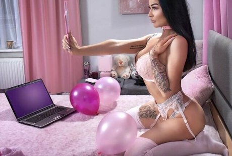 Reign Chaos star pics