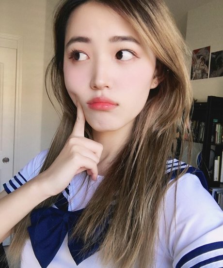 Yoojin top model pictures