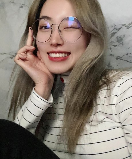 Yoojin pornstar sexy pic