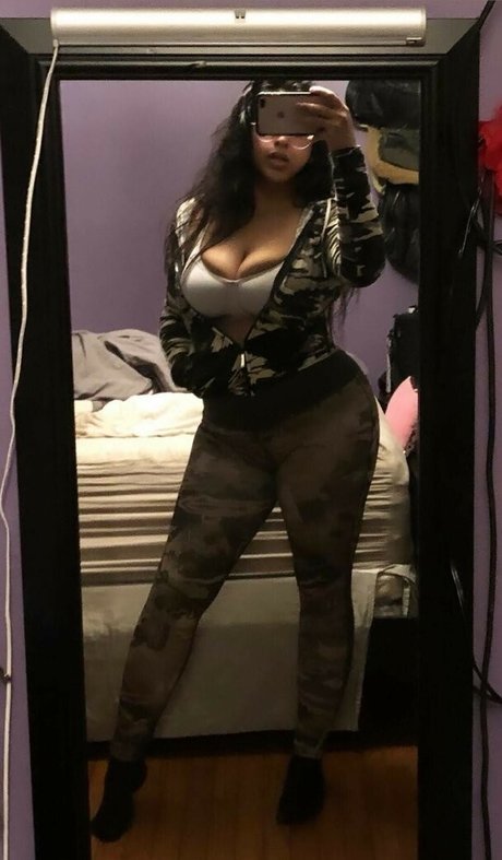 Ninathepony model top img