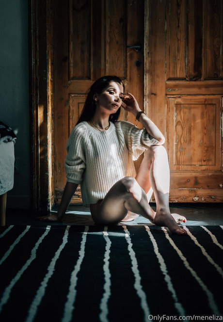 meneliza hot model archive