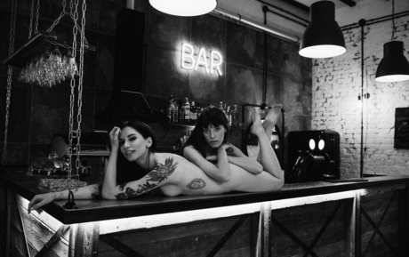 meneliza pornstar naked images