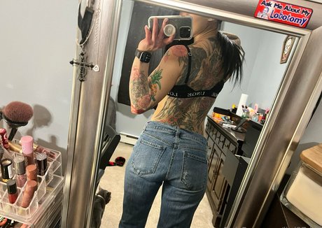 Little Doll sexy actress pictures