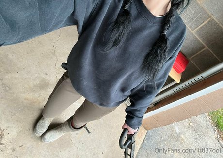 Little Doll sex model galleries